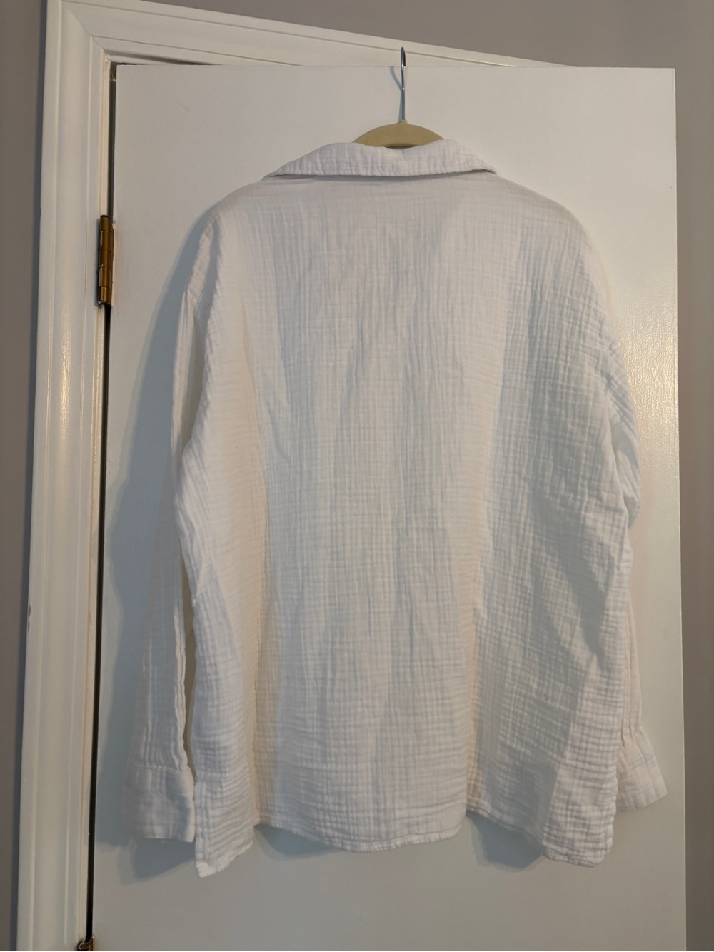 Old Navy White Gauze Button-Up Shirt - Picture 2 of 3